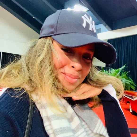 Meet your Posher, Luana - Picture 1 of 1